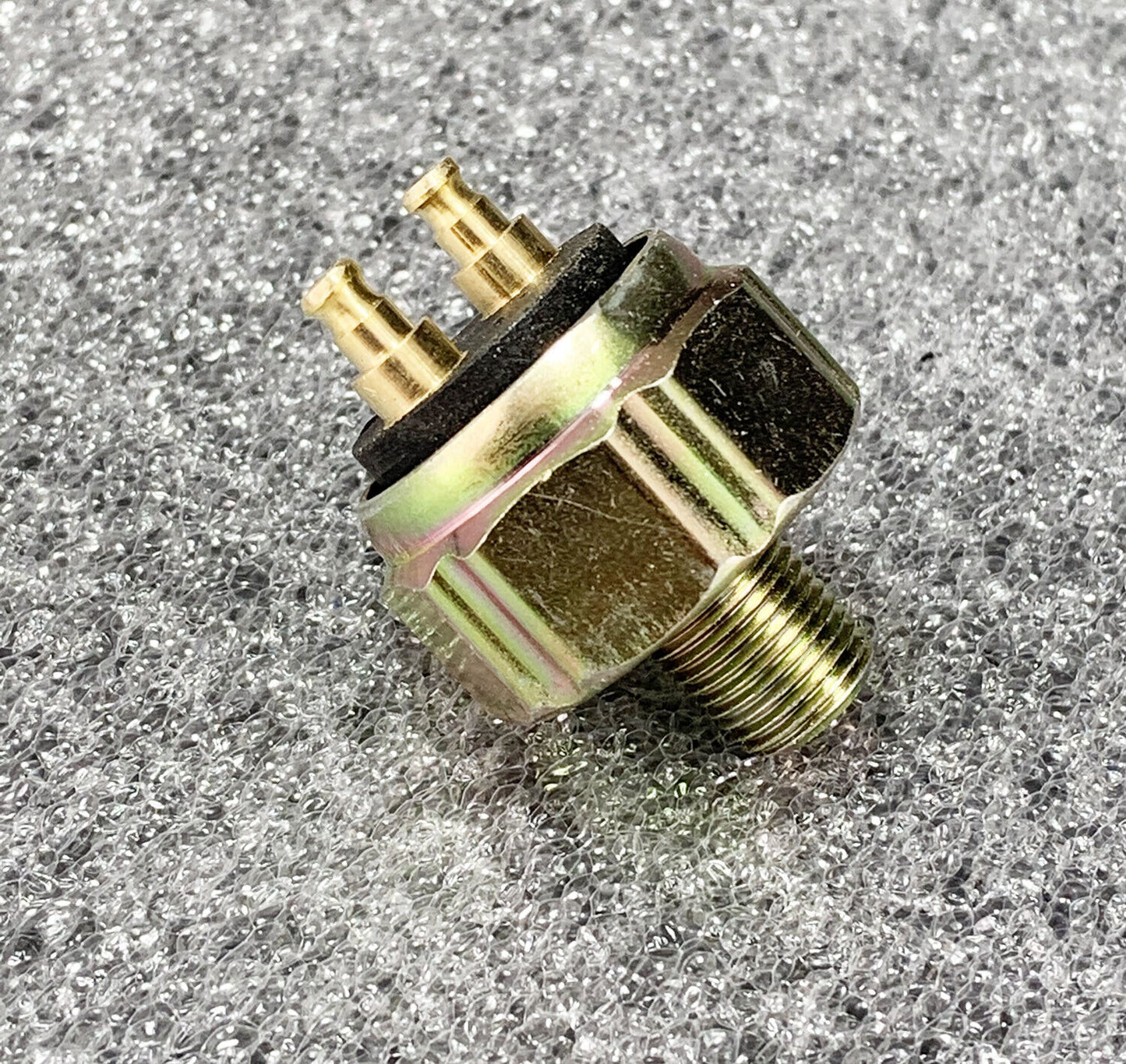 Universal Low Pressure Type Brake Light Switch and pig tail with wire connector