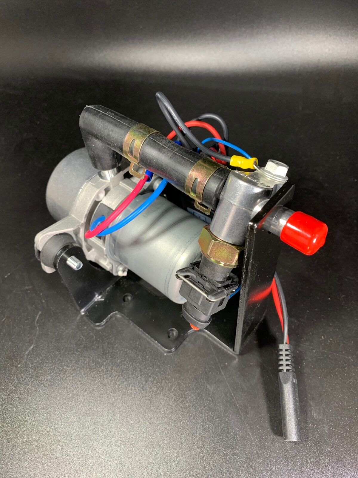 Brake Booster Vacuum Pump -Ultra quiet Rotary Vacuum pump 12 V "Plug and Play"